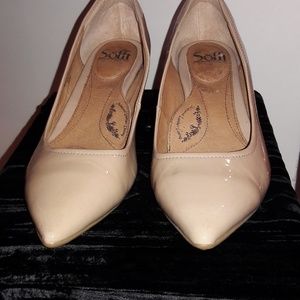 SOFFT Sofft Tan Patent pumps. NWOT